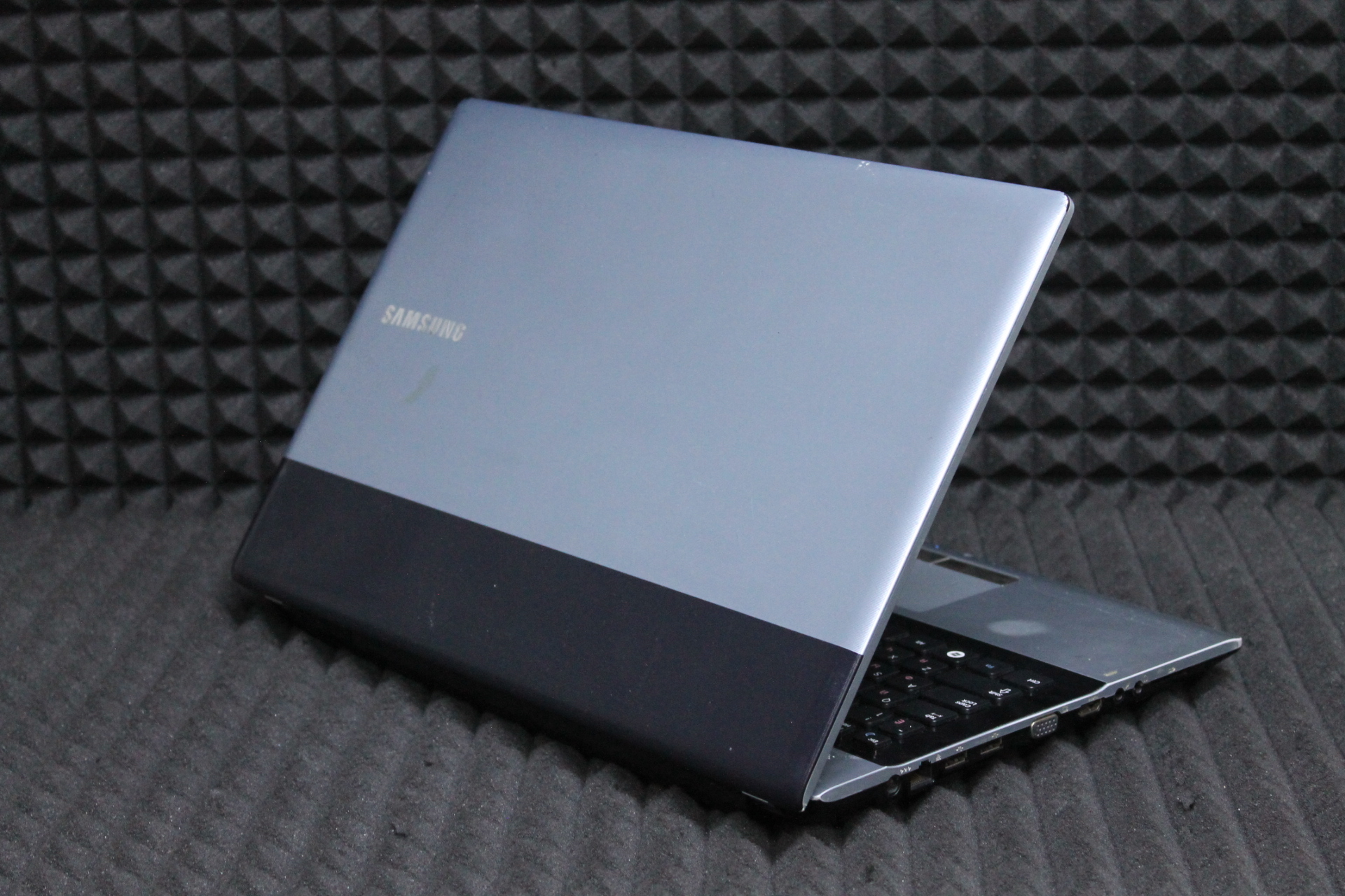 Ноутбук Samsung RV520