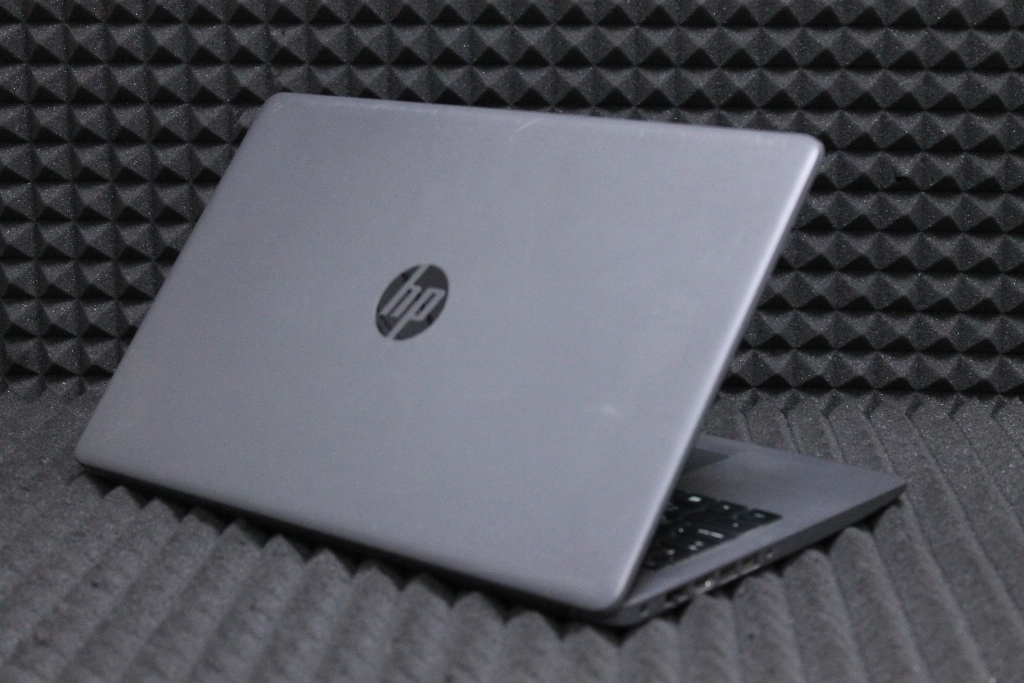 Ноутбук HP 250 G7 (1)