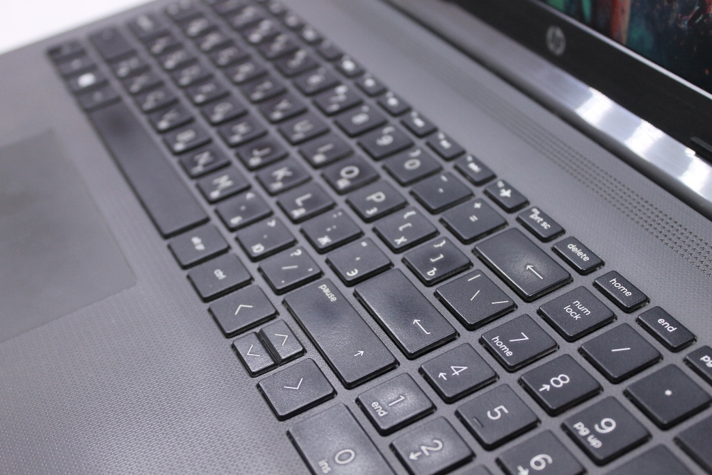 Ноутбук HP 250 G7 (1)