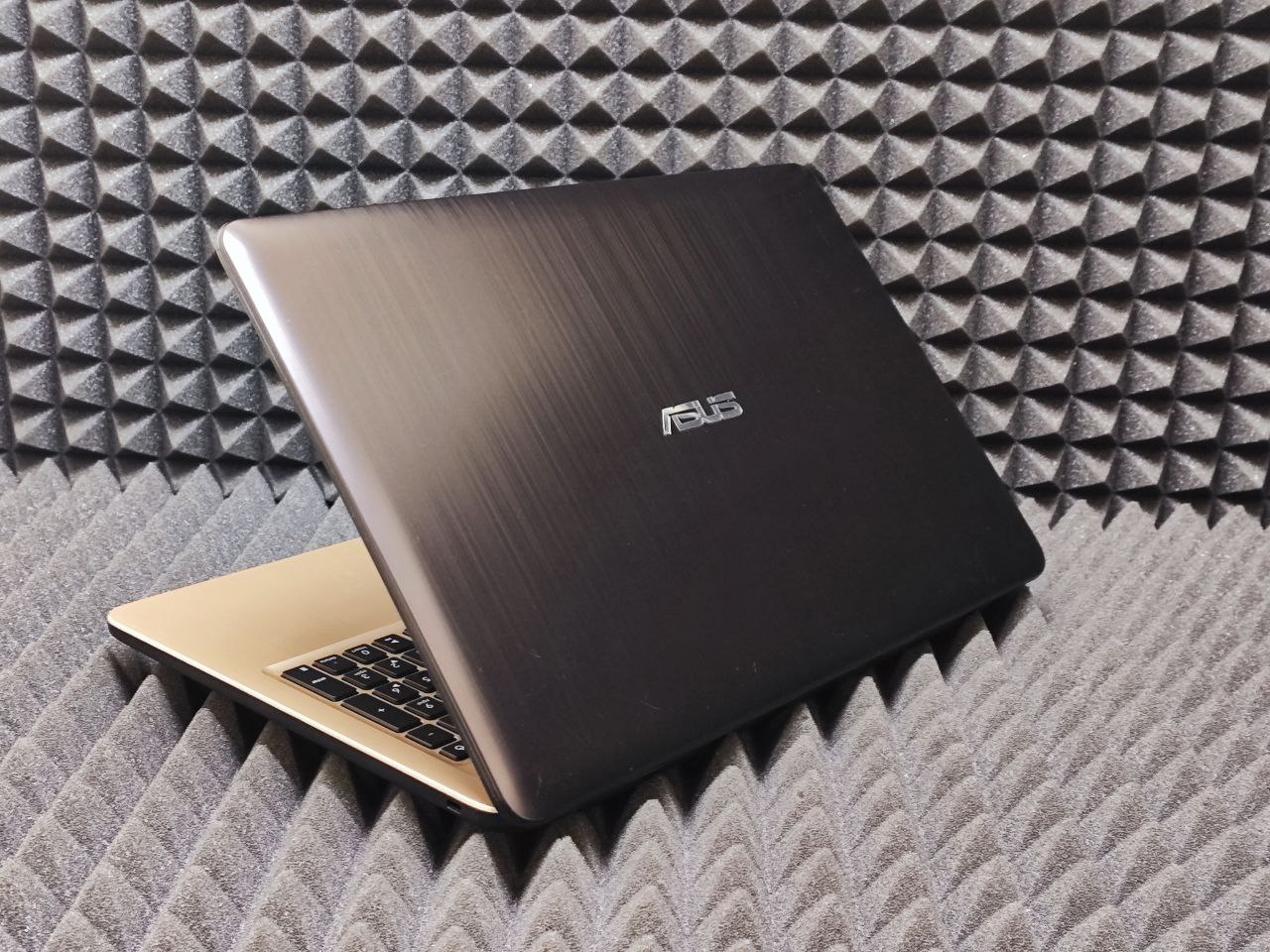 Ноутбук ASUS D540MB-GQ141T-