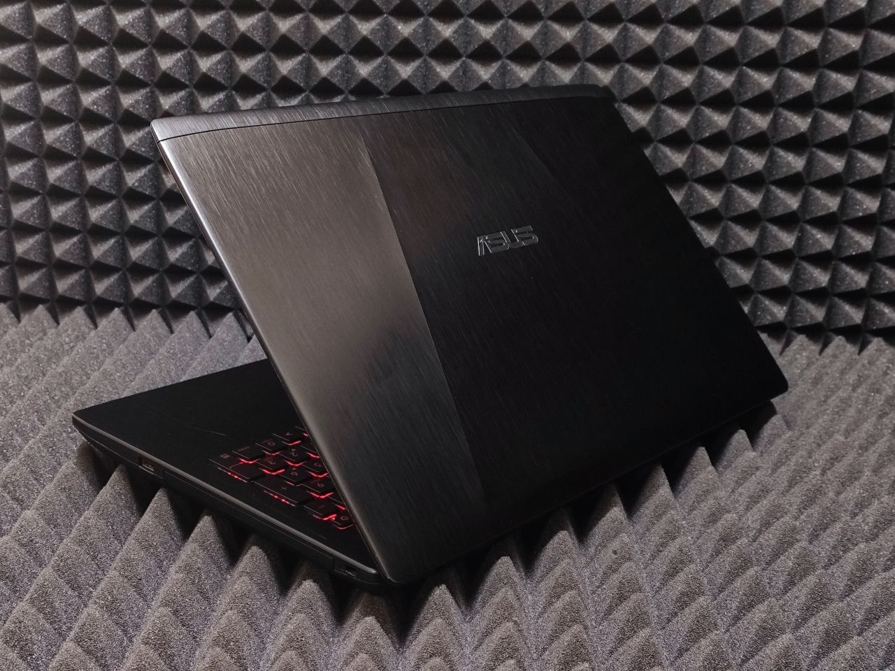 Ноутбук ASUS FX553VE-DM429T