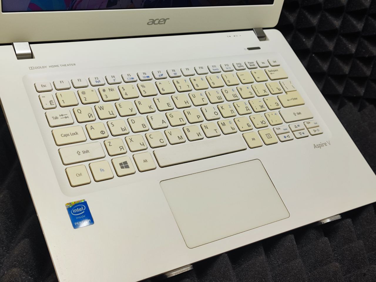 Ноутбук Acer V3-331-P9J6