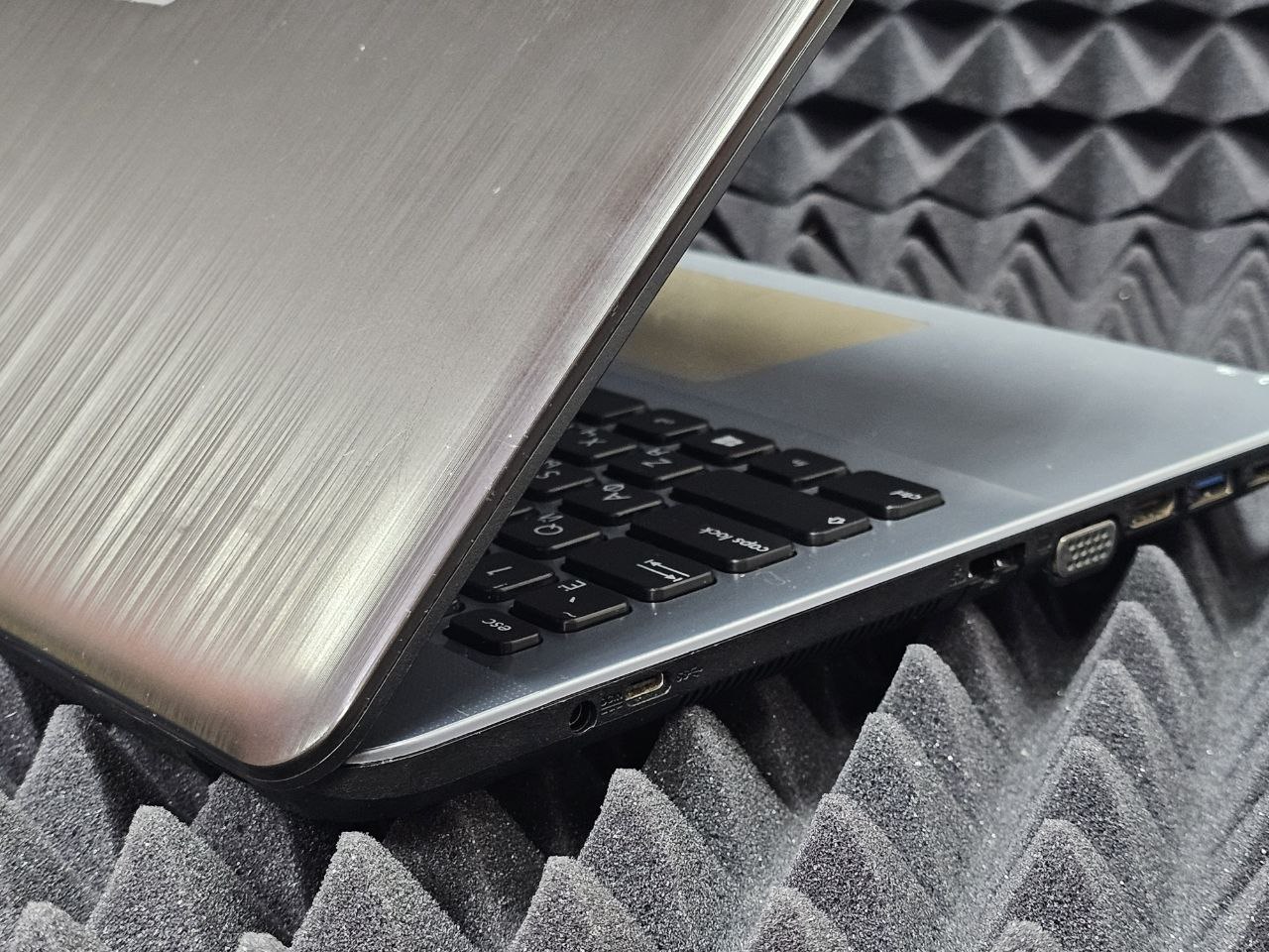 Ноутбук Asus X541UV-I7