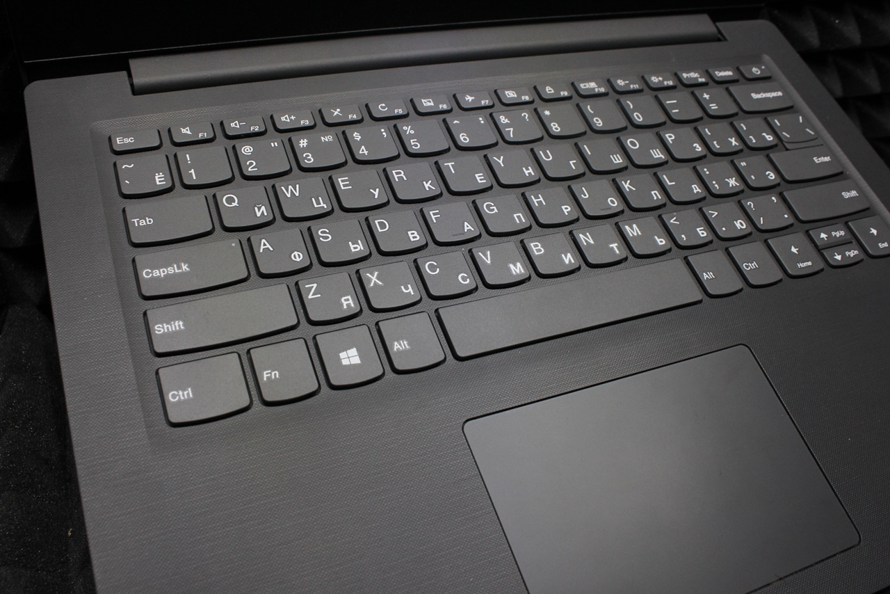 НоутбукНоутбук Lenovo V14-IGL 82C2001BRU