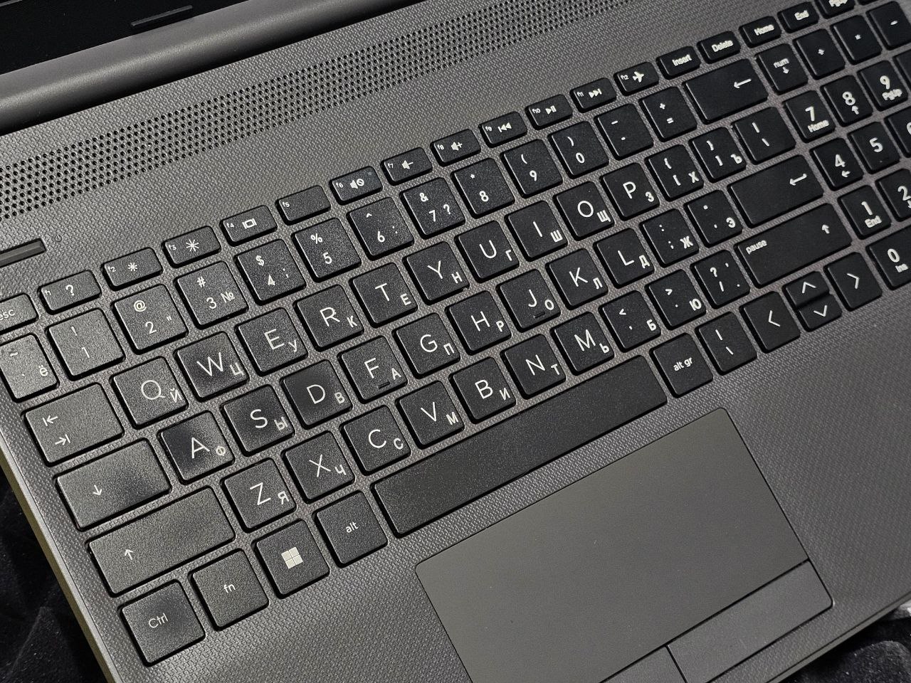 Ноутбук HP 250G8g