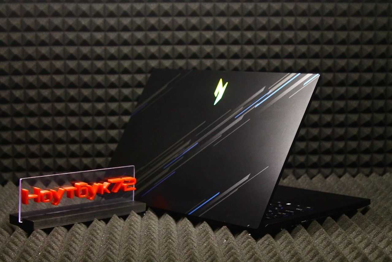 Ноутбук Acer Nitro V 15 ANV15-51-58UL