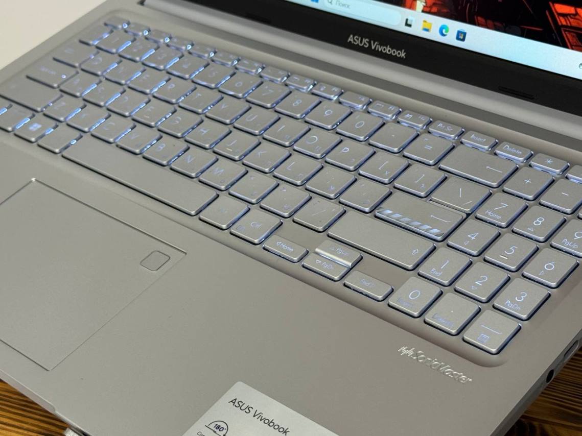 Ноутбук ASUS VivoBook (X1504VA). 10ядер/16гб. Витринный образец