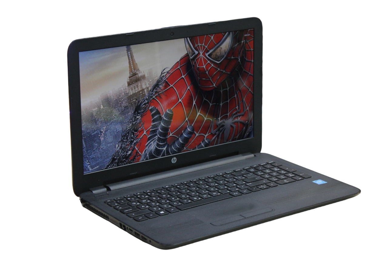 Ноутбук HP 15-AY02-8UR