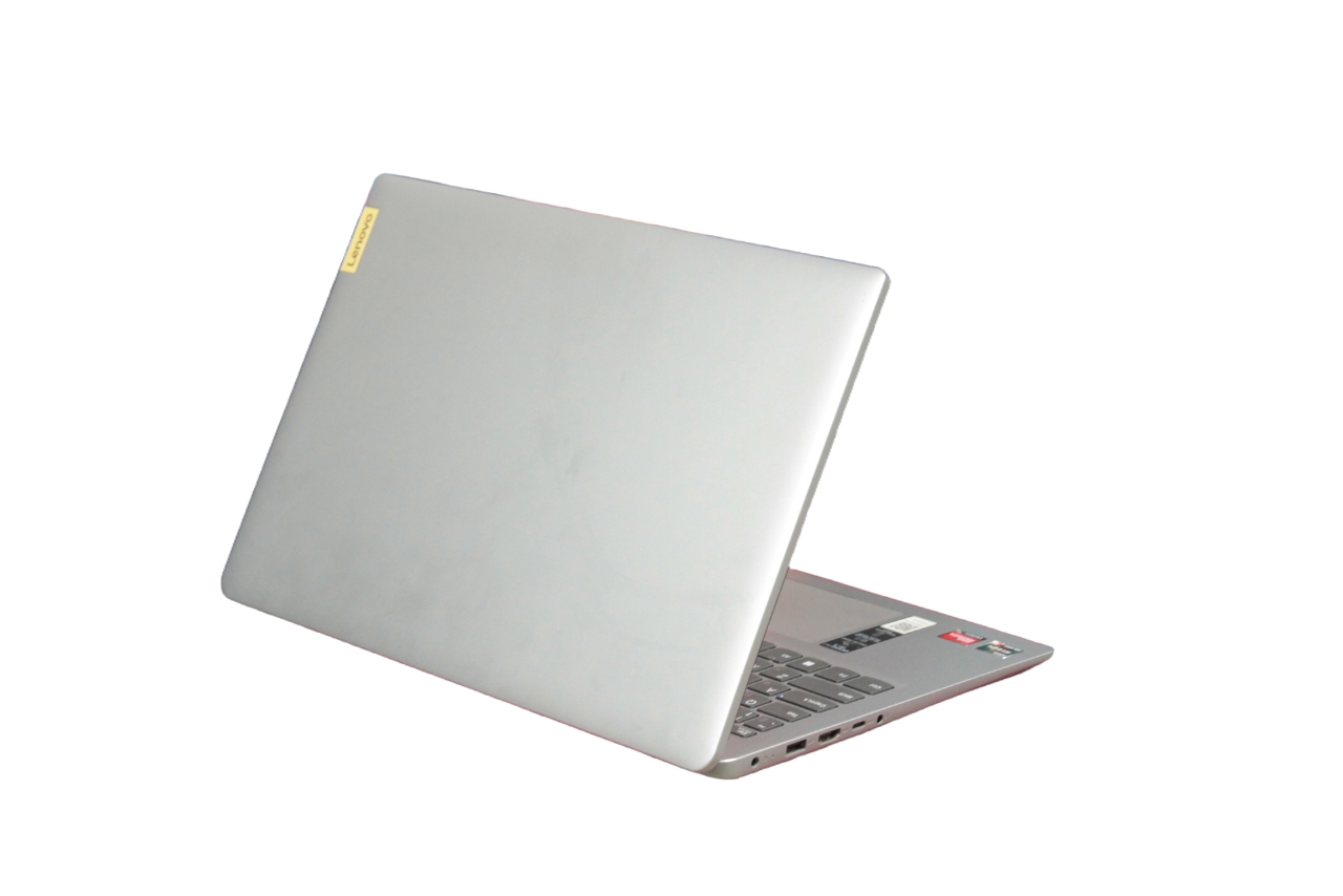 Ноутбук Lenovo IdeaPad/ Ryzen 5 7520U/ 8/ 512
