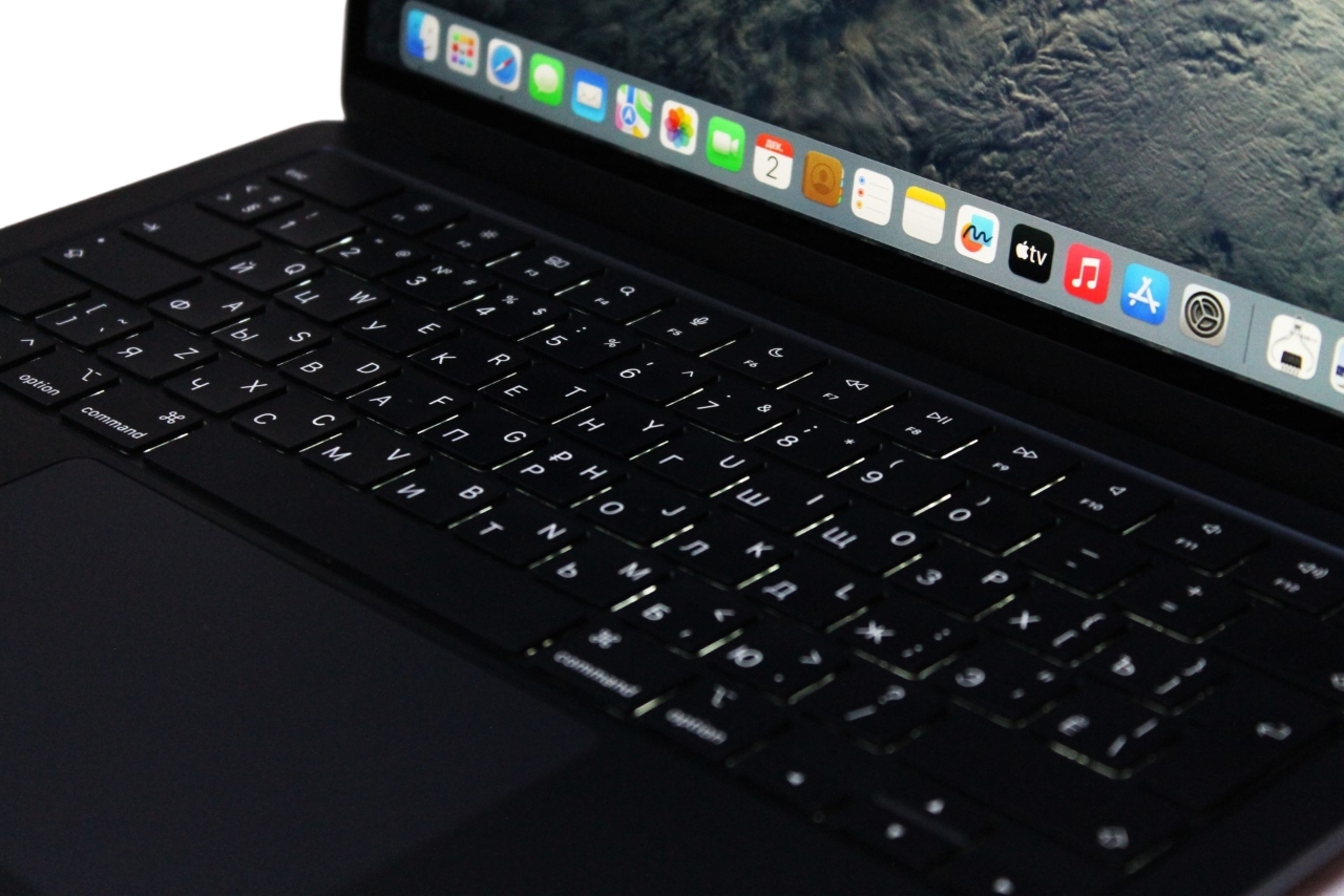 MacBook Air A2681