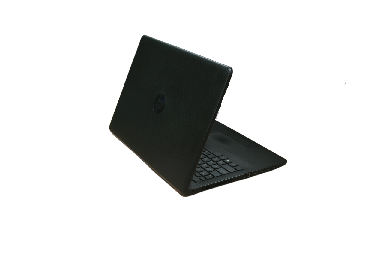 HP 15-bw661ur/ AMD A9-9420/ Radeon 520/ 6/ 240