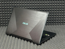 Ноутбук ASUS F570ZD-DM102