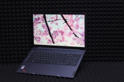 Ноутбуk Lenovo V15 G4 AMN