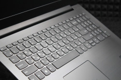 Ноутбук Lenovo IdeaPad 330-15IKB 81DC00CNRK