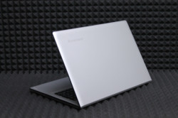 Ноутбук Lenovo IdeaPad 300-15ISK (80Q701JFRK)