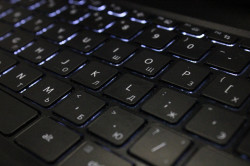 Ноутбук Acer Nitro V15 ANV15-41-R6KL