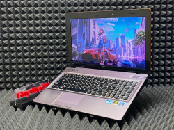 Ноутбук Lenovo IdeaPad Y570