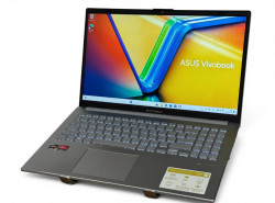 Витринный образец ASUS VivoBook GO15. Ryzen 3/ 8gb DDR5/ SSD