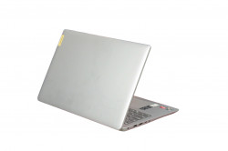 Ноутбук Lenovo IdeaPad/ Ryzen 5 7520U/ 8/ 512
