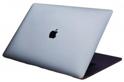 Apple MacBook Pro A1990 2018г/i7/16/256