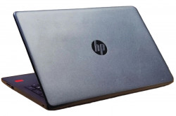 Ноутбук HP 15-bw512ur--