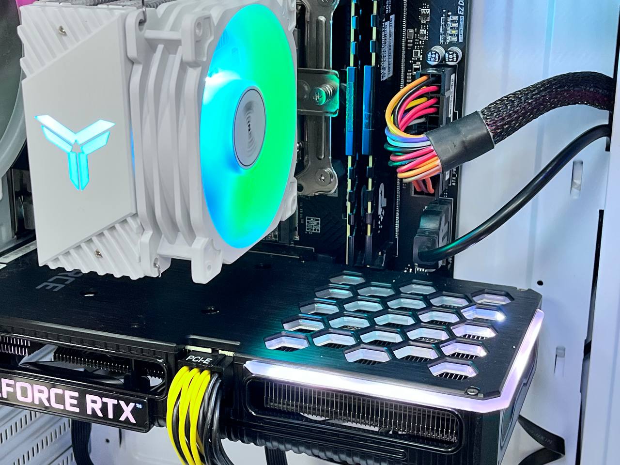 Игровой ПК / RTX 3060Ti / 16GB DDR5 / i5-12400F