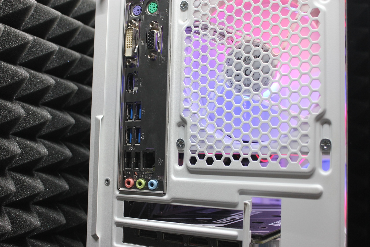 Игровой ПК Ryzen 7 2700X/RTX 3050/16ГБ/SSD+HDD