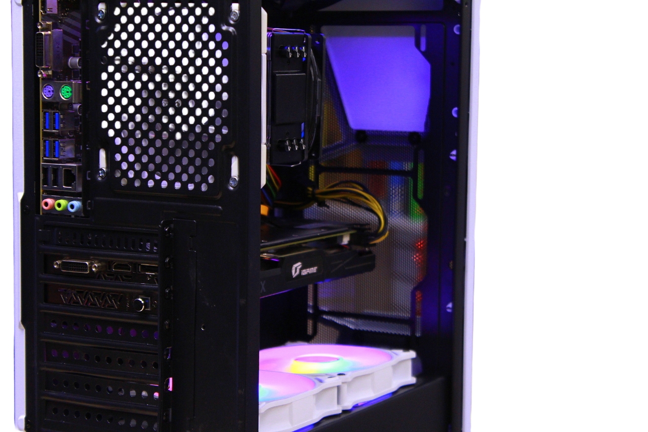 Winter /R5 5600/GTX1660S/8/756