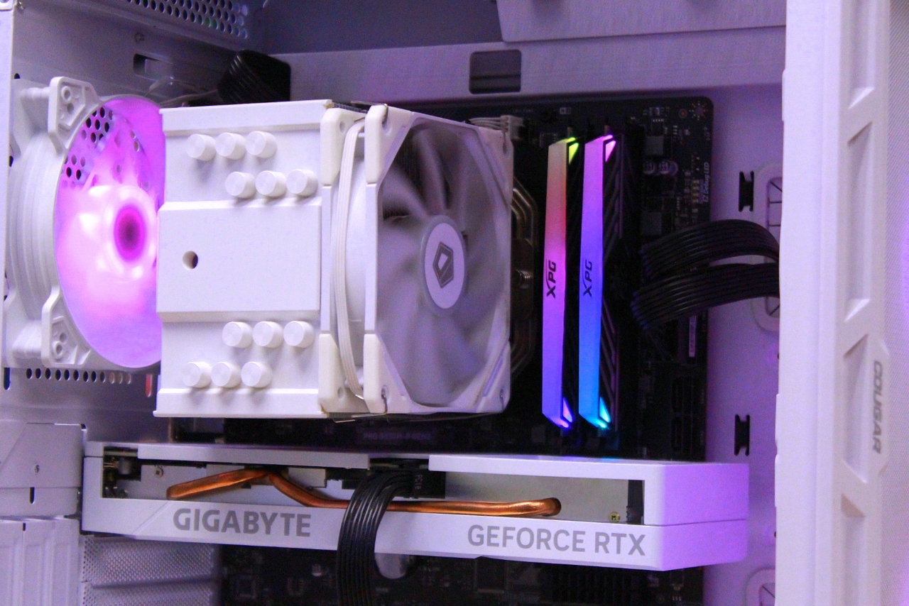 White Cougar Gaming/R5-5600G/RTX 4060/16/512