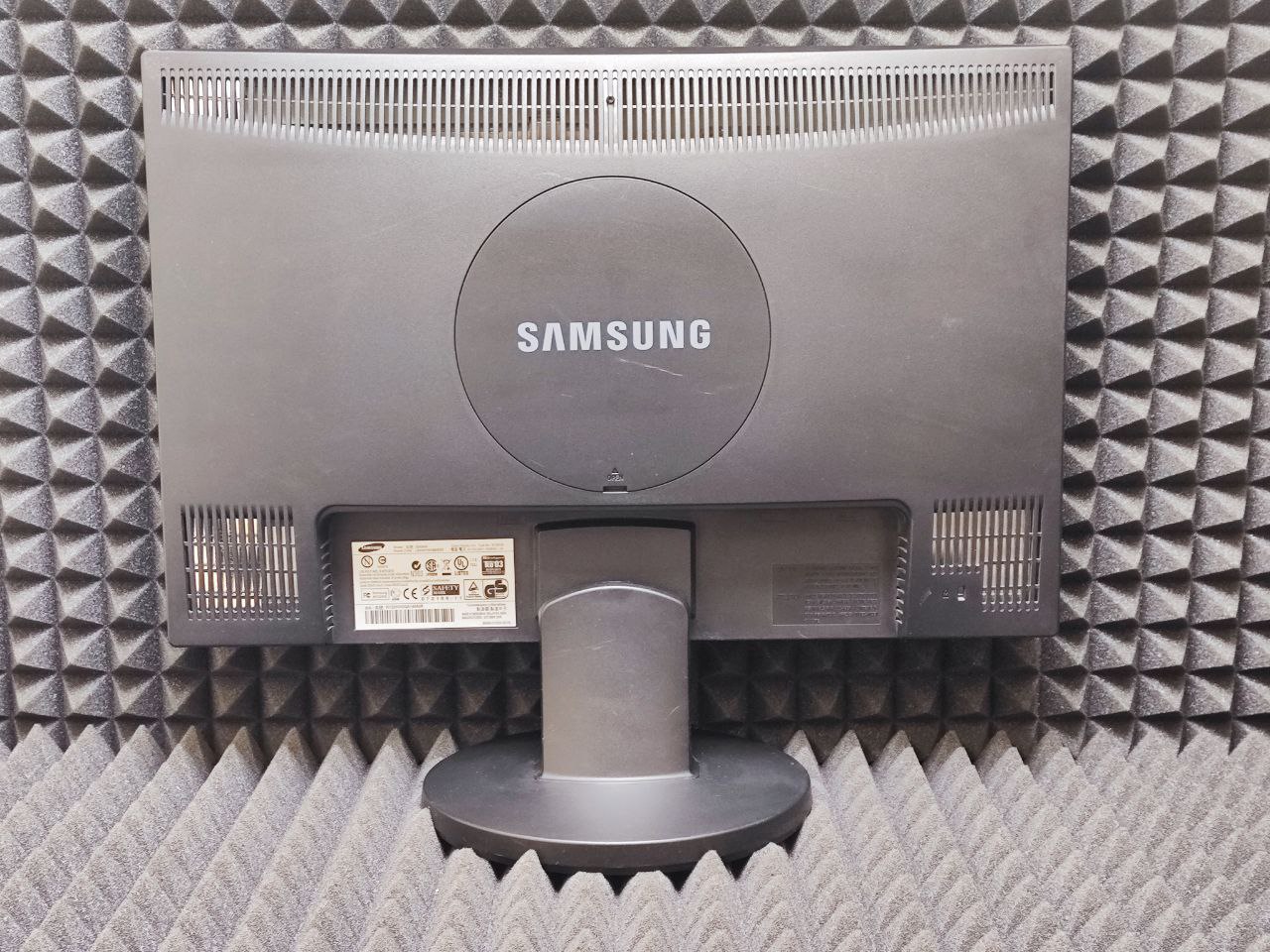 Монитор Samsung 2243NW-