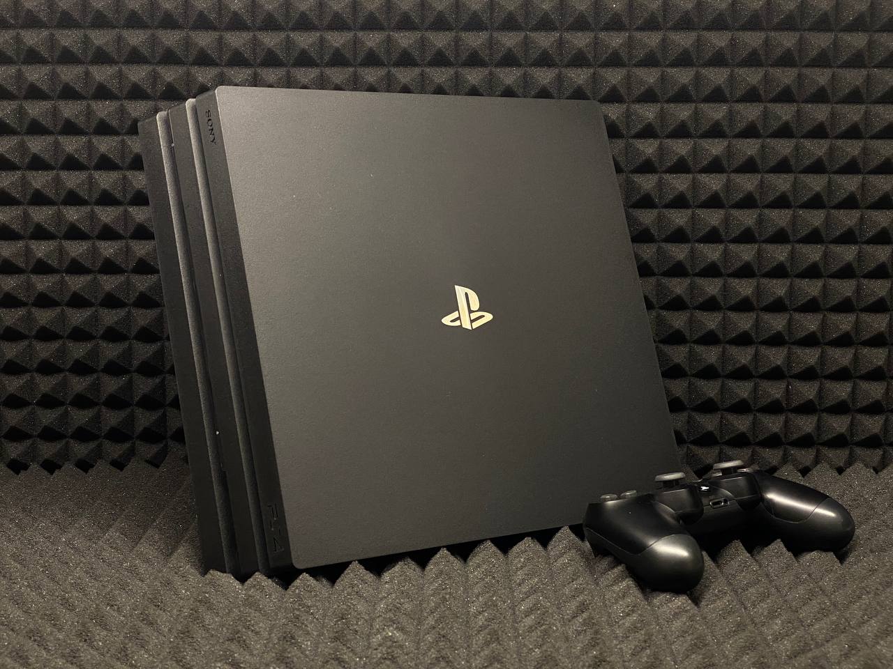 Игровая приставка Sony PS4 Pro 1Tb