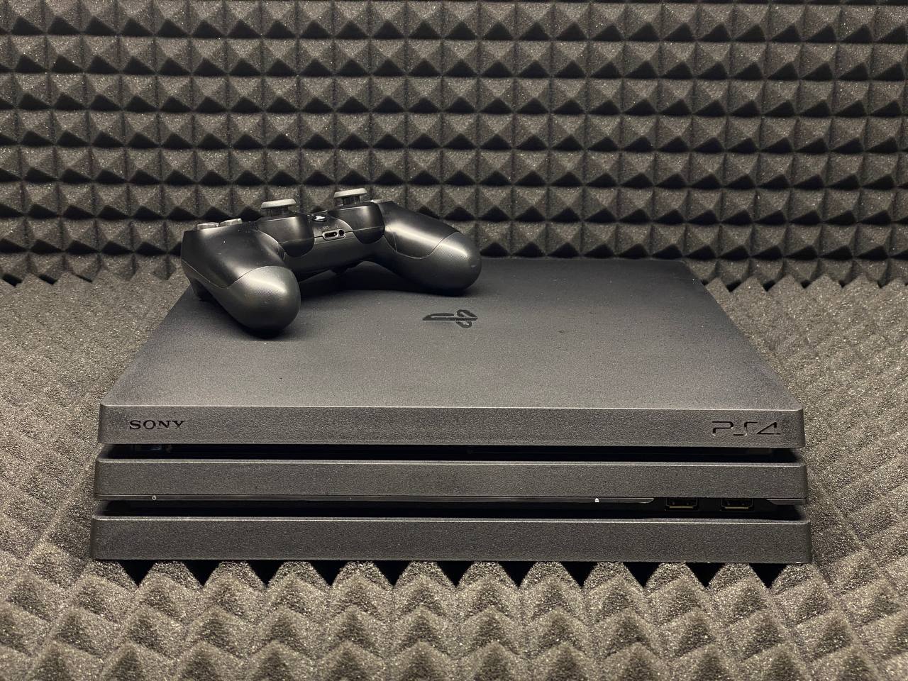 Игровая приставка Sony PS4 Pro 1Tb