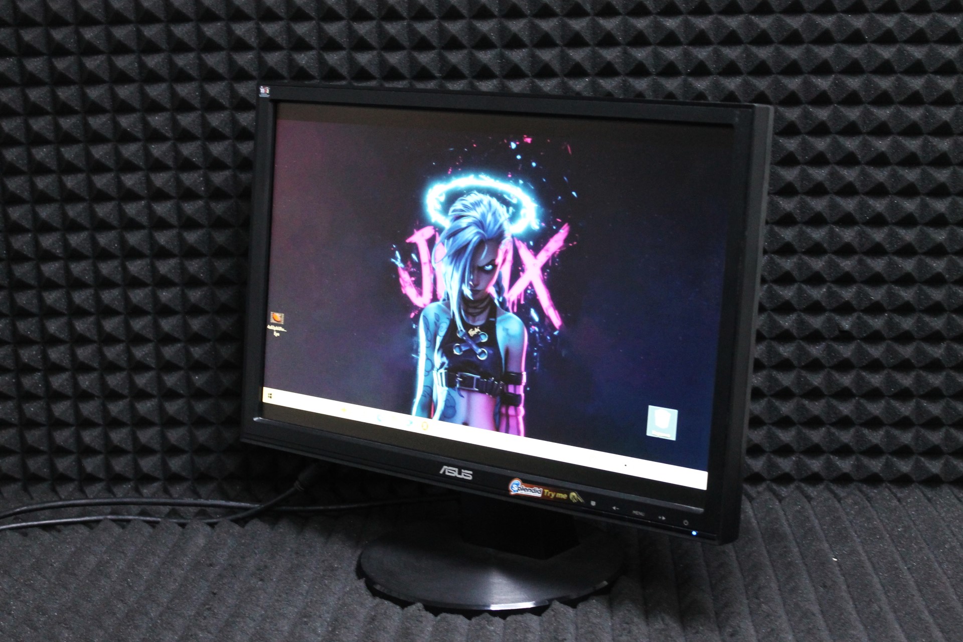 Монитор Asus VW196